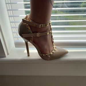 Fashion Nova high heel shoes